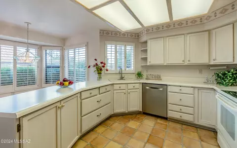 Kitchen - 1196 E Haystack Dr, Oro Valley, AZ 85755 photo 2 of 4