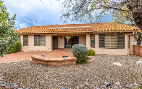 Exterior - 1196 E Haystack Dr, Oro Valley, AZ 85755 photo 7 of 12