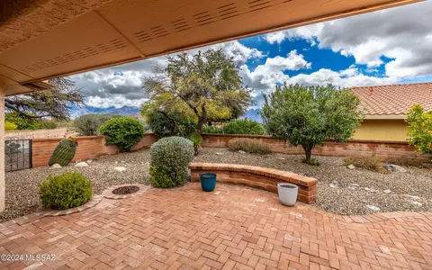 Exterior - 1196 E Haystack Dr, Oro Valley, AZ 85755 photo 3 of 12