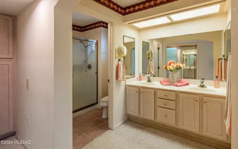 Bath - 1196 E Haystack Dr, Oro Valley, AZ 85755 photo 2 of 4