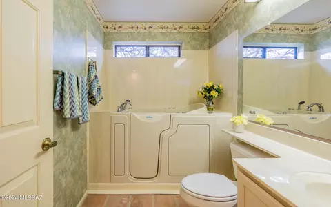 Bath - 1196 E Haystack Dr, Oro Valley, AZ 85755 photo 3 of 4