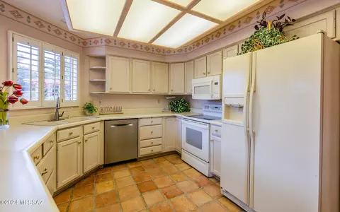Kitchen - 1196 E Haystack Dr, Oro Valley, AZ 85755 photo 3 of 4