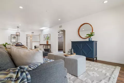 Living - 7561 E Via Cornucopia, Tucson, AZ 85715 photo 1 of 5