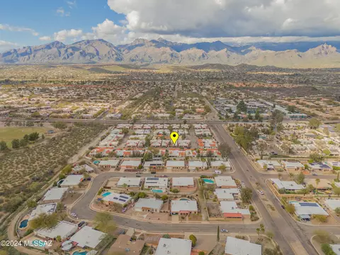 View/Area - 7561 E Via Cornucopia, Tucson, AZ 85715 photo 3 of 6