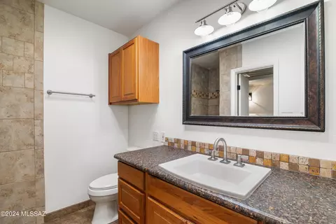 Bath - 7561 E Via Cornucopia, Tucson, AZ 85715 photo 1 of 6