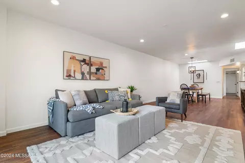 Living - 7561 E Via Cornucopia, Tucson, AZ 85715 photo 2 of 5