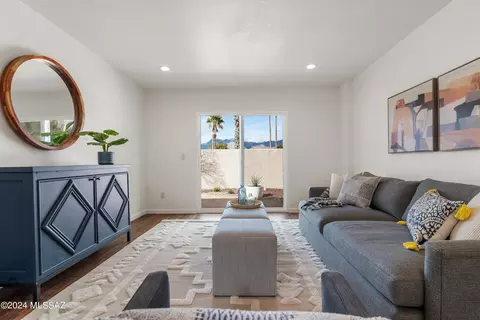 Living - 7561 E Via Cornucopia, Tucson, AZ 85715 photo 5 of 5
