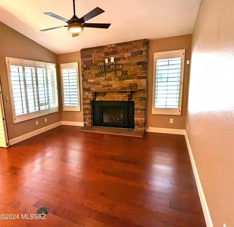 Living - 3589 W Thundercloud Loop, Tucson, AZ 85742 photo 1 of 2
