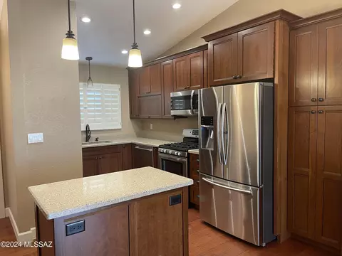 Kitchen - 3589 W Thundercloud Loop, Tucson, AZ 85742 photo 2 of 7