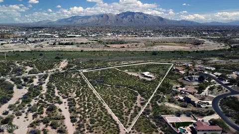 6055 N Silverbell Rd, Tucson, AZ 85743