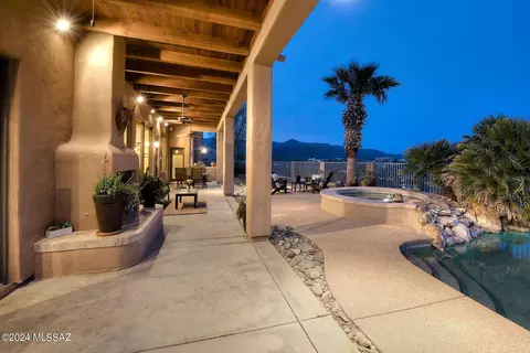 4516 N Black Rock Dr, Tucson, AZ 85750
