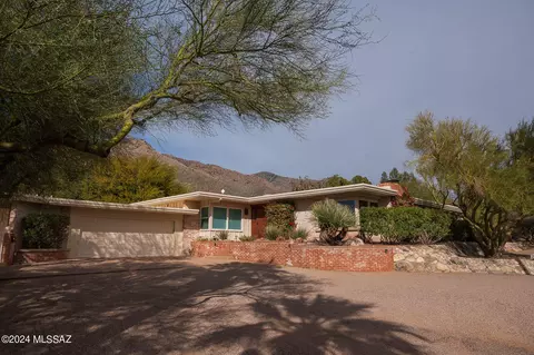 5041 E Mission Hill Dr, Tucson, AZ 85718