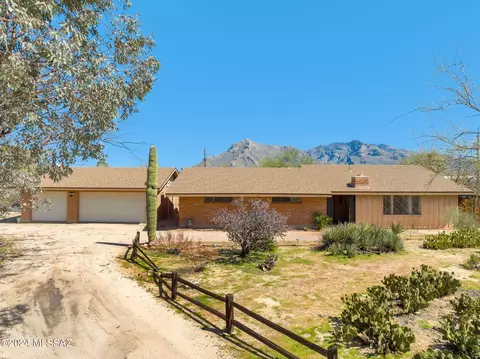 7232 N San Blas Dr, Tucson, AZ 85704