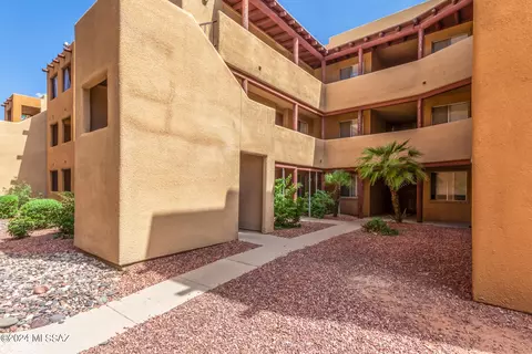 1810 E Blacklidge Dr #319, Tucson, AZ 85719