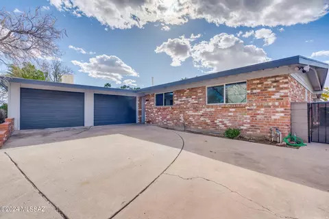 2220 S Pebble Beach Ave, Tucson, AZ 85710