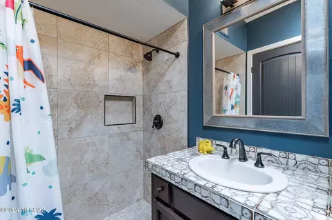 Bath - 2202 E Drachman St, Tucson, AZ 85719 photo 4 of 5