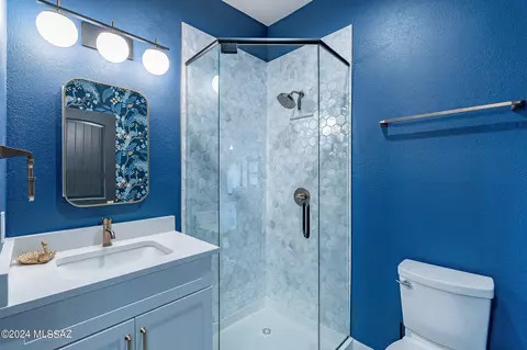 Bath - 2202 E Drachman St, Tucson, AZ 85719 photo 1 of 5