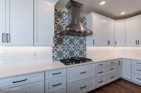Kitchen - 2202 E Drachman St, Tucson, AZ 85719 photo 2 of 5
