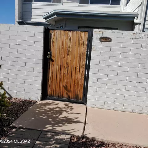 1735 S Jones Blvd #J2, Tucson, AZ 85713