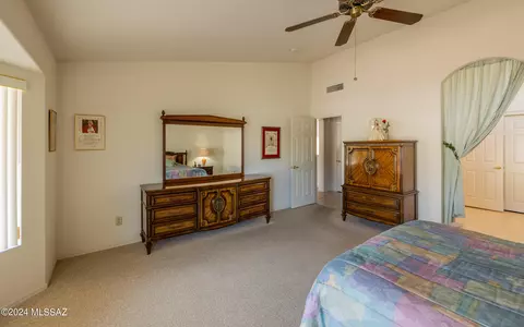 Bedroom - 65756 E Rose Crest Dr, Saddlebrooke, AZ 85739 photo 3 of 5