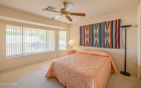 Bedroom - 65756 E Rose Crest Dr, Saddlebrooke, AZ 85739 photo 4 of 5