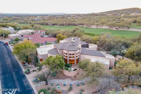 6428 N Desert Wind Cir, Tucson, AZ 85750