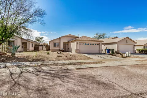 Exterior - 6432 E Nelson Dr, Tucson, AZ 85730 photo 4 of 13