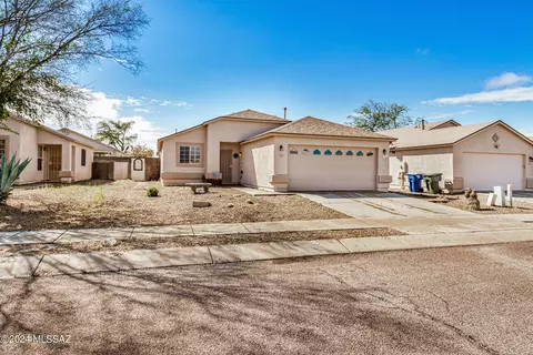 Exterior - 6432 E Nelson Dr, Tucson, AZ 85730 photo 7 of 13