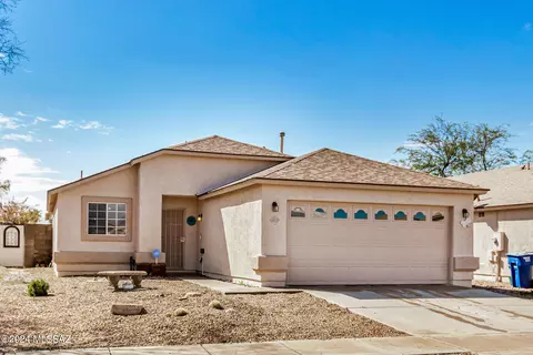 Exterior - 6432 E Nelson Dr, Tucson, AZ 85730 photo 6 of 13