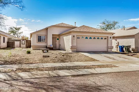 Exterior - 6432 E Nelson Dr, Tucson, AZ 85730 photo 5 of 13