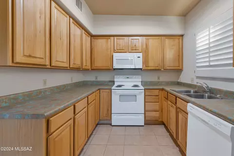 1014 E Irwin Pl, Tucson, AZ 85719 photo 8