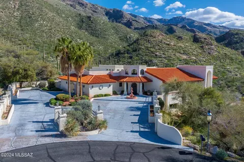 6968 N Gleneagles Pl, Tucson, AZ 85718