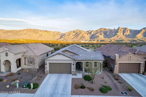12640 N Lauterbrunnen Ln, Oro Valley, AZ 85755