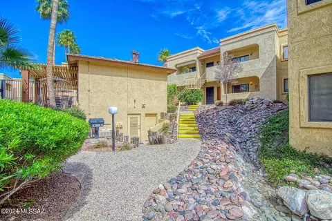 5500 N Valley View Rd #102, Tucson, AZ 85718