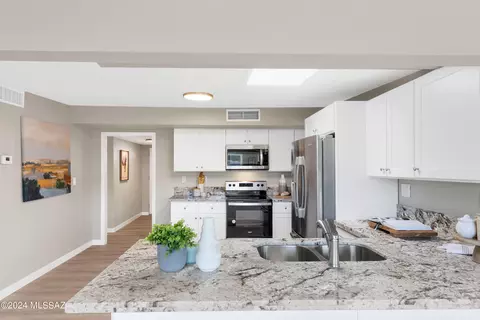 8452 E 19th St, Tucson, AZ 85710 photo 17