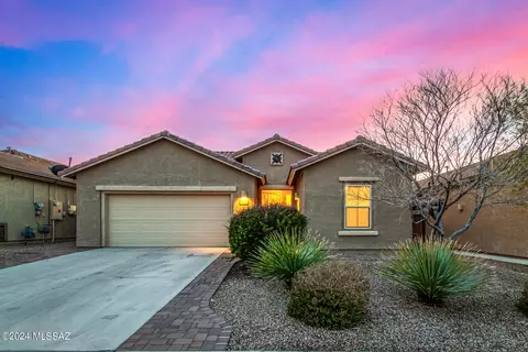 891 N Robb Hill Pl, Tucson, AZ 85710