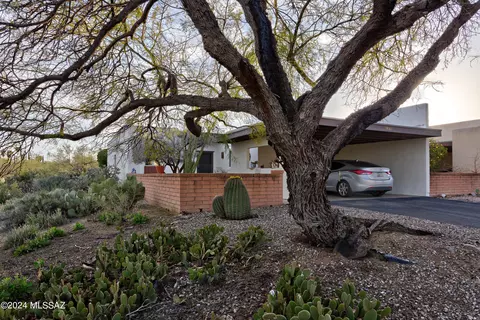 861 W Rio Altar, Green Valley, AZ 85614