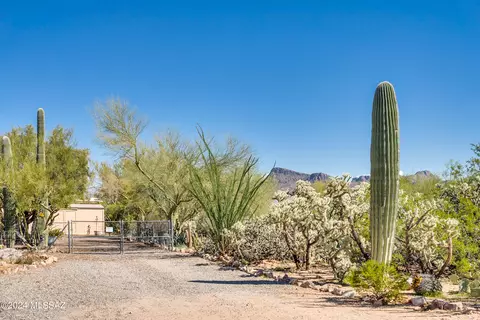 6149 N Van Ark Rd, Tucson, AZ 85743