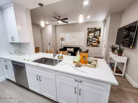 Kitchen - 2032 E River Rd #200, Tucson, AZ 85718 photo 3 of 5