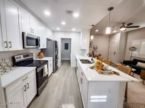 Kitchen - 2032 E River Rd #200, Tucson, AZ 85718 photo 2 of 5