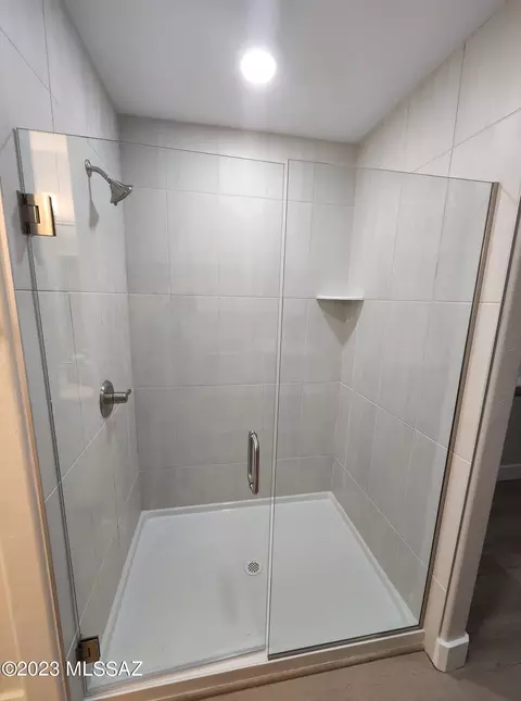 Bath - 2032 E River Rd #200, Tucson, AZ 85718 photo 2 of 2