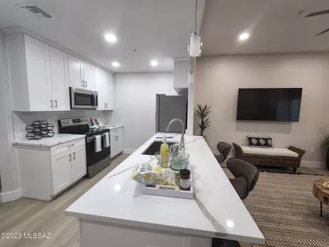 2032 E River Rd #101, Tucson, AZ 85718
