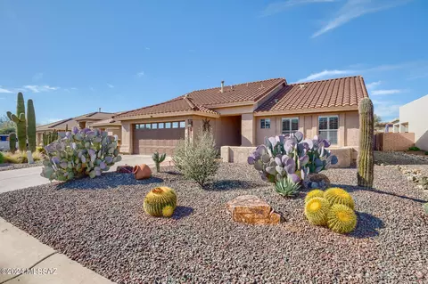 2431 E Sky Creek Dr, Green Valley, AZ 85614
