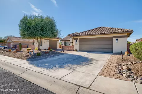 2495 E Bluejay Bluff Ln, Green Valley, AZ 85614