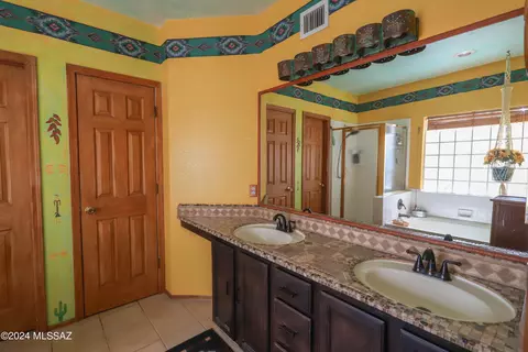 15750 W Diamond Bell Ranch Rd, Tucson, AZ 85736
