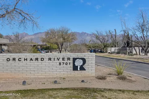 5701 E Glenn St #83, Tucson, AZ 85712