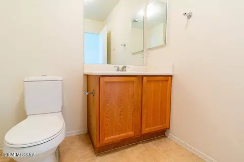 Bath - 6011 S Cedar Elm Ln, Tucson, AZ 85747 photo 3 of 3
