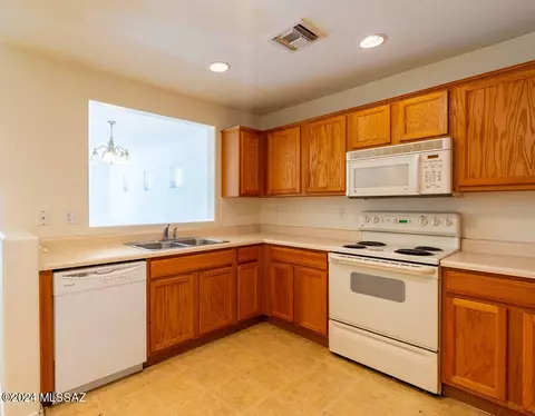 Kitchen - 6011 S Cedar Elm Ln, Tucson, AZ 85747 photo 1 of 3
