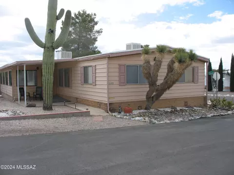 5255 W Flying Circle St, Tucson, AZ 85713