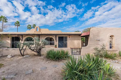 5264 N Tigua Dr, Tucson, AZ 85704